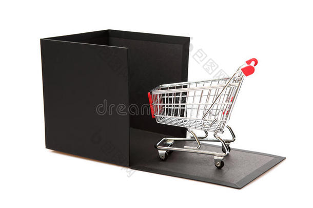 概念购物车和黑色礼盒