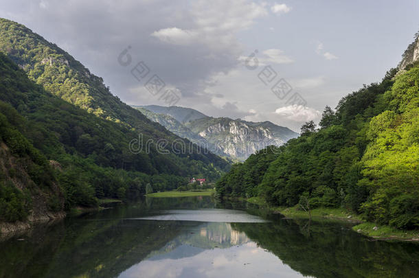 山水山水