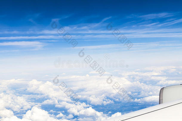 高空时飞机窗外的景色