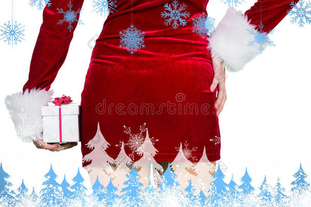 圣诞老人装女孩手持礼物的合成图片