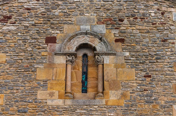 精美的罗马式<strong>教堂窗户</strong>