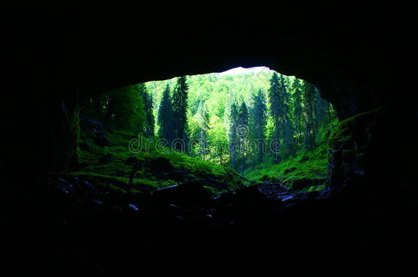 罗马尼亚阿普塞尼山的科伊巴马洞