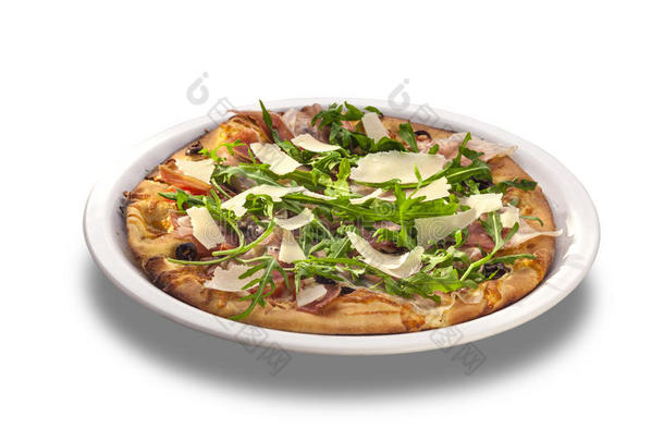 美味的披萨配意大利腊肠，香草和奶酪