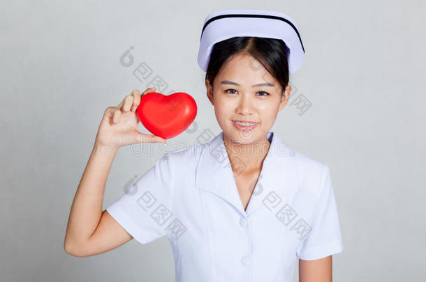 亚洲年轻护士秀红心