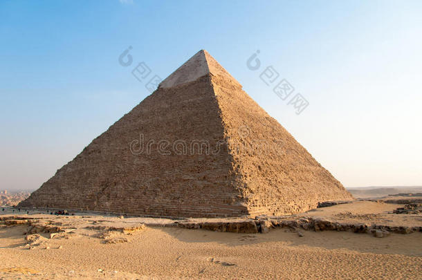 开罗吉萨高原的埃及金字塔