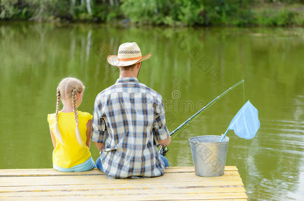 夏季钓鱼