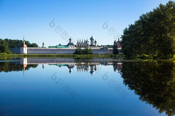 俄罗斯提克文市古俄罗斯假设修道院。旅行。