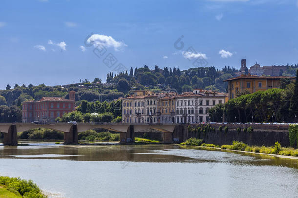 意大利佛罗伦萨阿诺河和佛罗伦萨宫殿