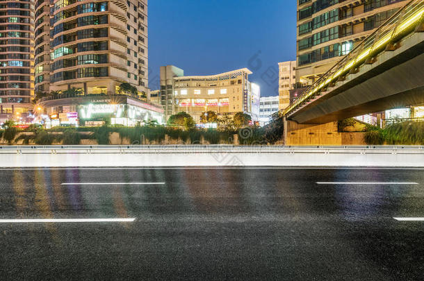 现代化城市道路的背景