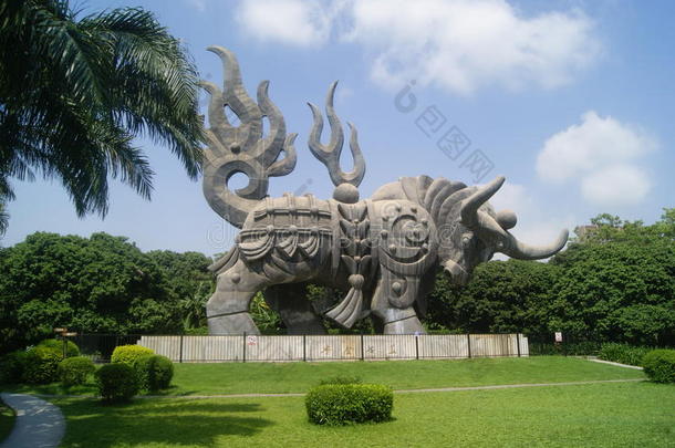 中国深圳：奶牛雕像