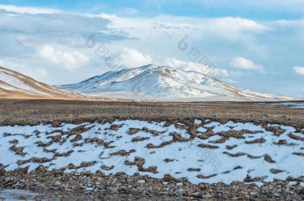 雪山多云的<strong>藏族</strong>奇景