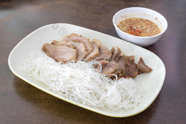 猪肉扒米线，越南特色菜