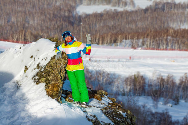 滑雪中心的滑雪女孩梅格尼托戈尔斯克