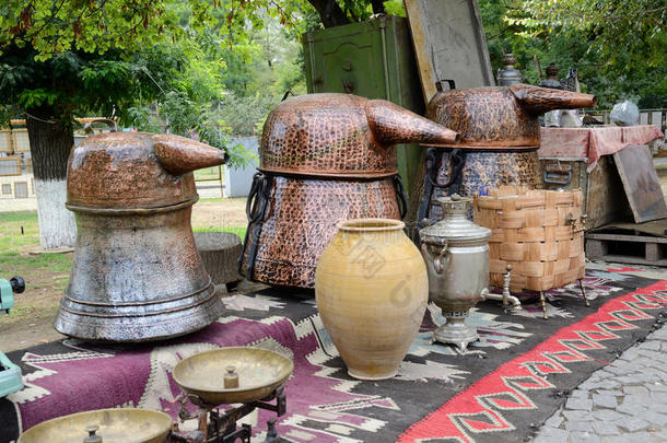 俄罗斯酿酒用的古铜罐伏特加酒
