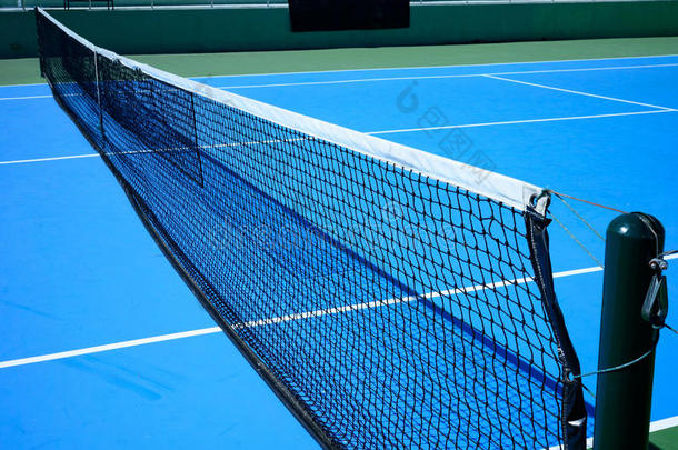 蓝绿网球场