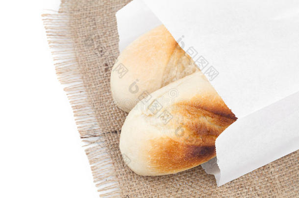 用纸袋包装的面包