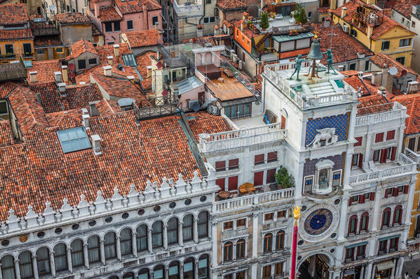 马可广场是威尼斯最著名、最吸引人的广场