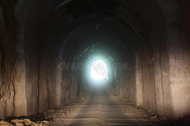 山岭隧道