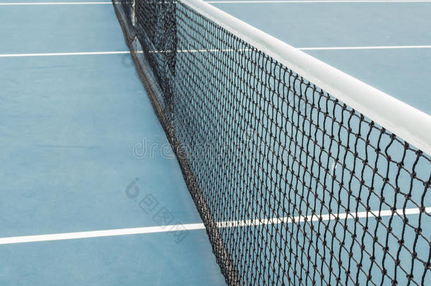 晴天赛前带网网球蓝色硬场地