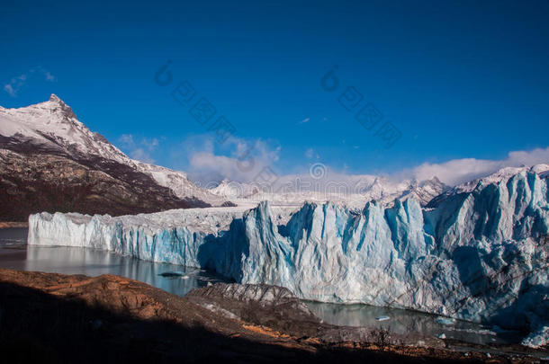 阿根廷莫雷诺冰川的美丽风景
