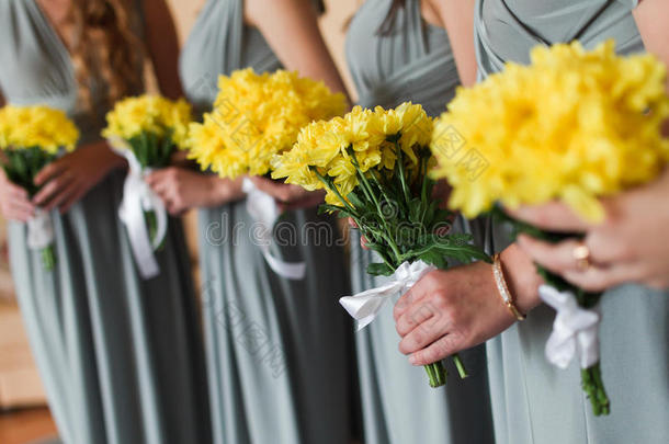 新娘婚礼鲜花和新娘花束
