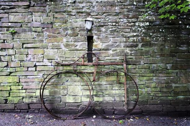 旧铁制自行车