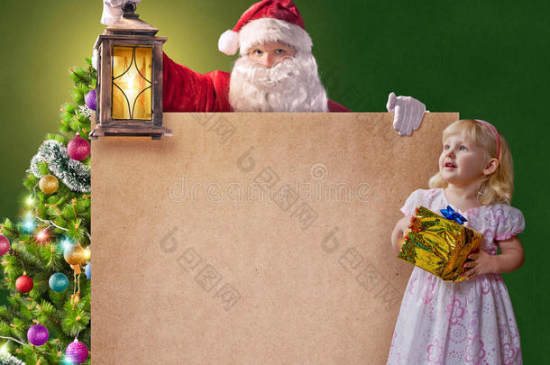 圣诞<strong>老人</strong>和一个小女孩，老式灯笼和<strong>海报</strong>