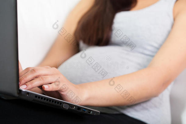 怀孕期间使用笔记本电脑