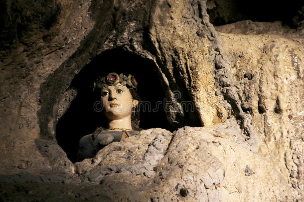 圣罗莎莉亚的头像，釉面陶瓷
