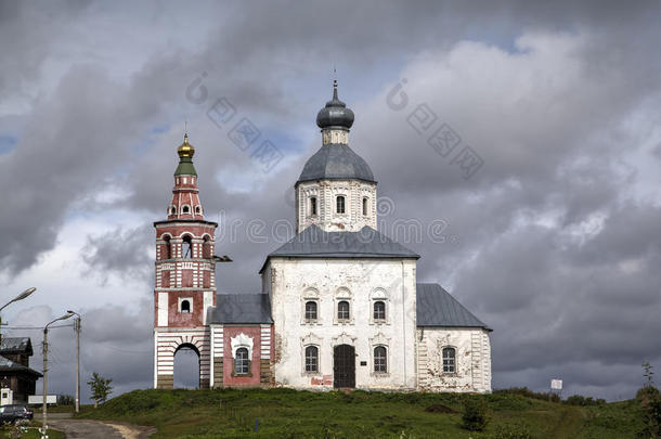 以利亚先知教堂在伊万诺瓦格里夫在卡门卡河弯道。苏兹达尔