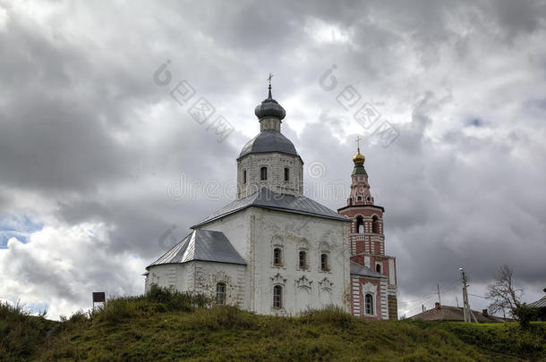 以利亚先知教堂在伊万诺瓦格里夫在卡门卡河弯道。苏兹达尔