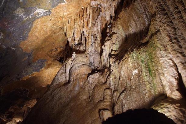 弗吉尼亚州卢雷洞穴的钟乳石、石笋和柱子