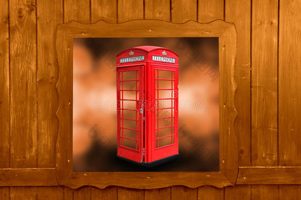 英国伦敦经典的英国红色电话亭，木质窗户