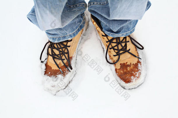 男式<strong>冬靴靴</strong>现代款