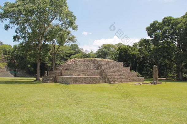 位于洪都拉斯科潘的古玛雅考古遗址，<strong>命名</strong>为4号金字塔