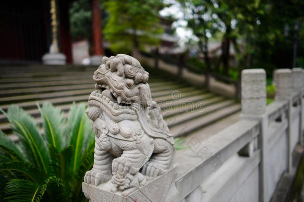 中国古代建筑前栏杆上的石狮