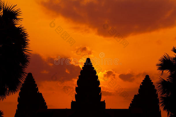 日出时，柬埔寨吴哥窟寺庙群中一座<strong>历史</strong>悠久的高棉寺庙<strong>遗迹</strong>。柬埔寨旅游概念。