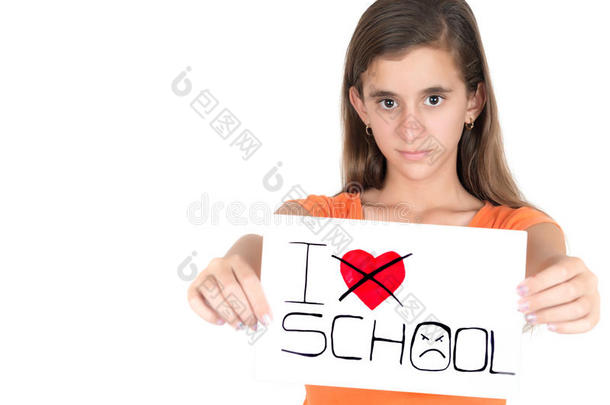 女孩举着写着我讨厌学校的牌子