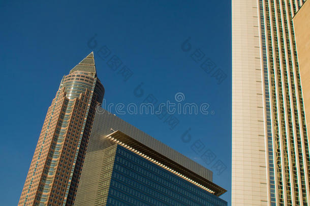德国法兰克福的商业大厦和贸易展览塔