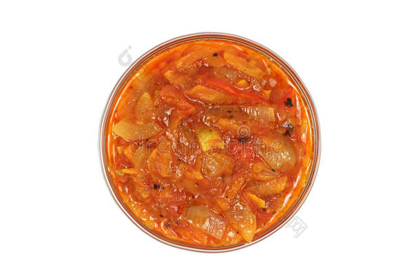 番茄酱配蔬菜在玻璃碗里