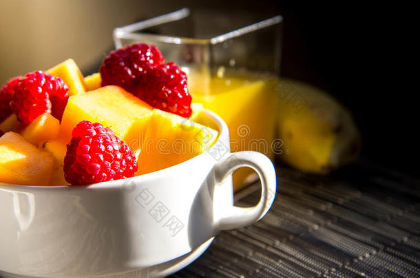 健康新鲜水果橙汁早餐