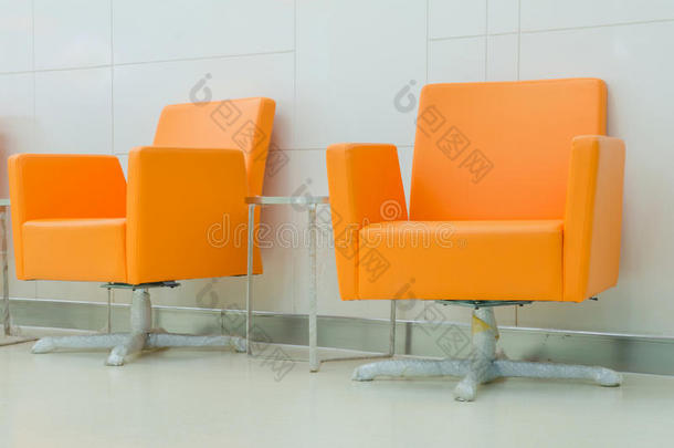 室内现代橙色椅子风格