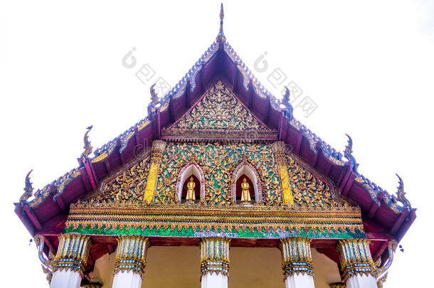 泰国寺庙门楣上的泰式花卉灰泥网图案。