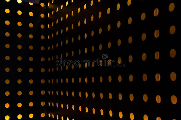 橙色背景圆灯装饰墙