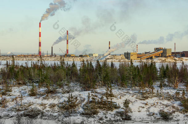 工业景观。俄罗斯北部工业