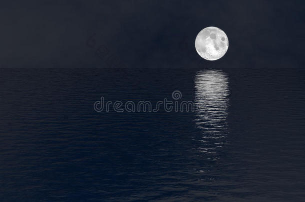 月圆水上静夜景