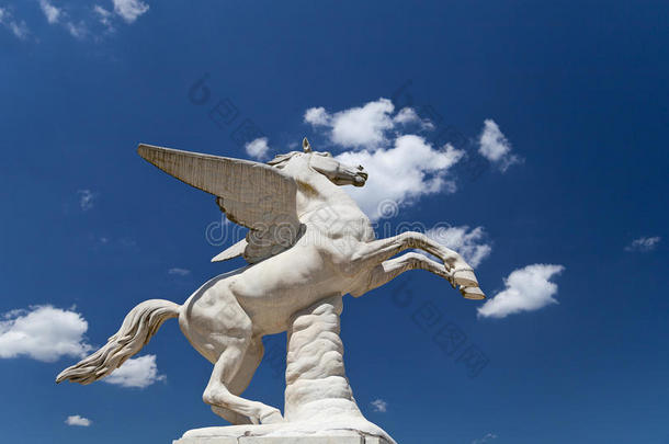 意大利佛罗伦萨波波里花园里的古董飞马座雕塑