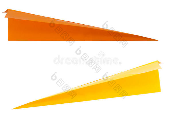 黄色和橙色的纸飞镖，箭头，白色隔离的飞机。