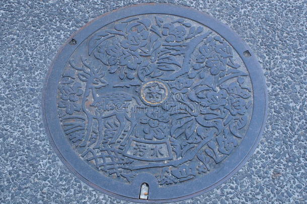 日本奈良的井盖。