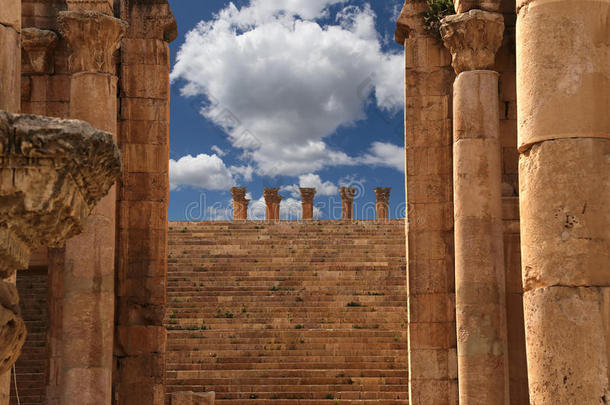 约旦城市杰拉什的罗马柱